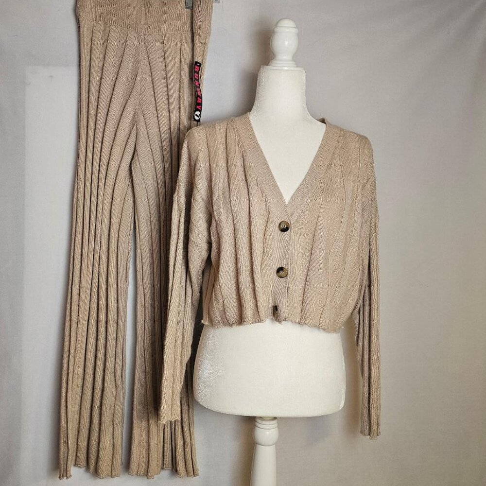 NWT 7 Runaway Women’s Cable Knit Sweater Set 2‑Piece Crop Cardigan Flare Pants L